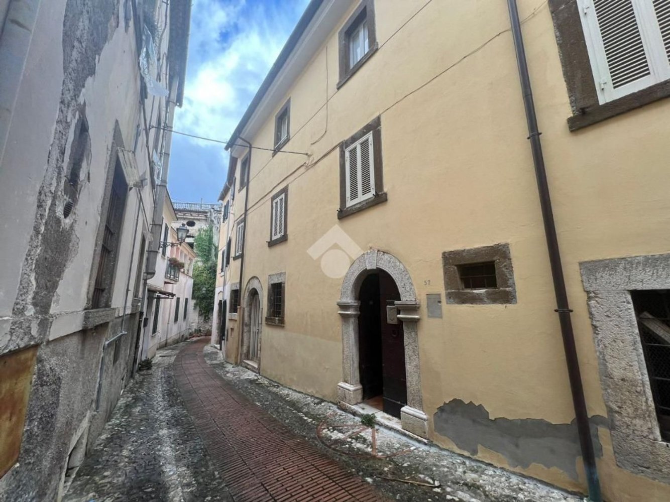 Bâtiment à Veroli, Italy 350m² No. 106600