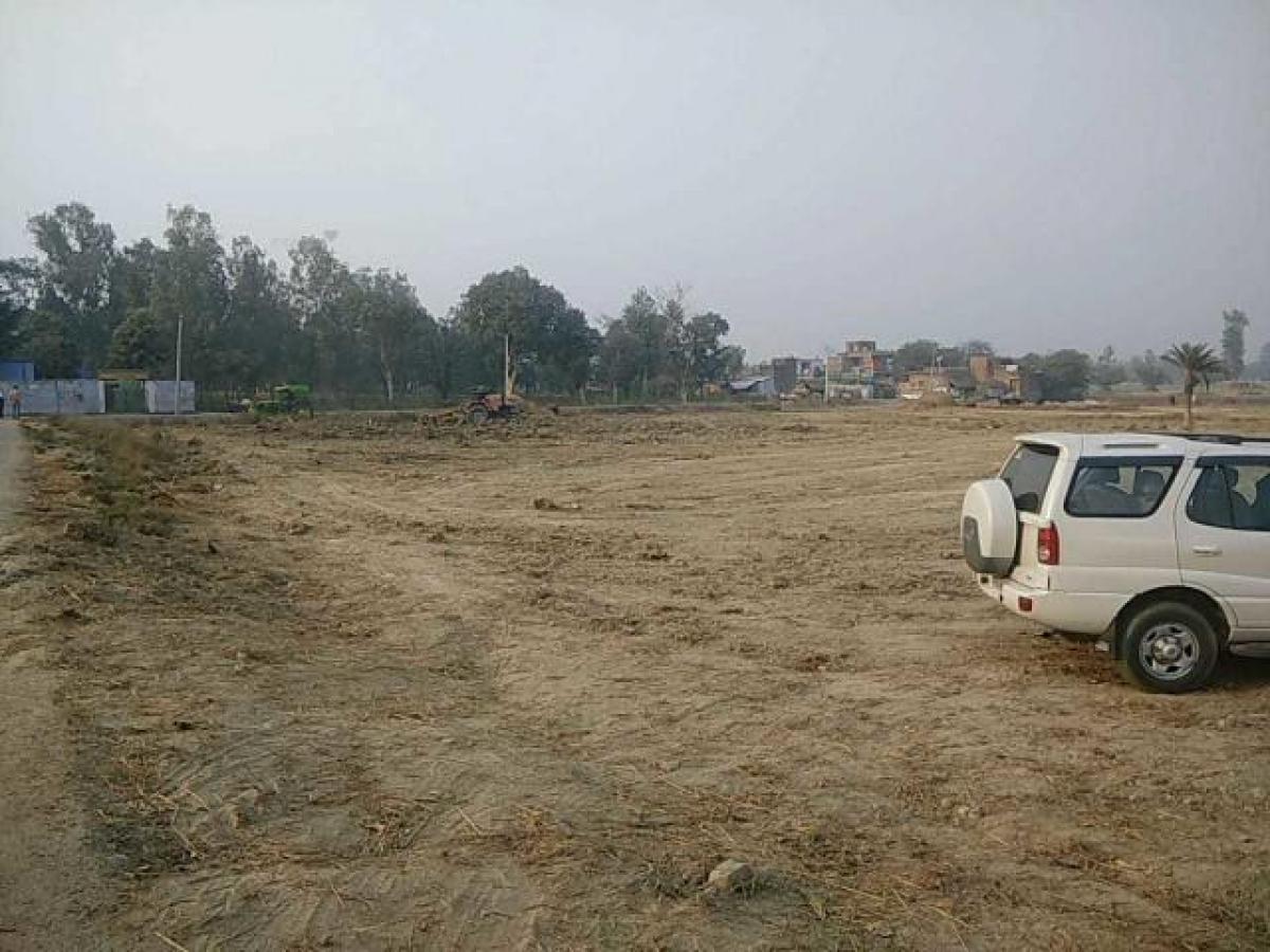  Land in Lucknow, India No. 37322