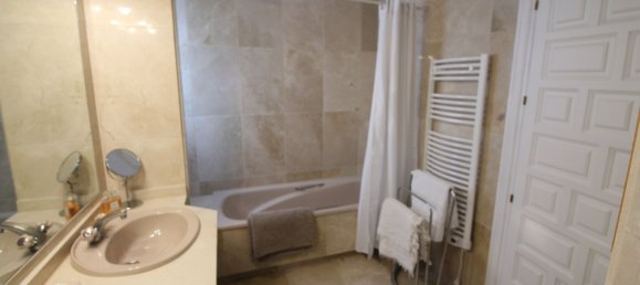 5 bedrooms Villa in Cadiz, Spain No. 143114 24