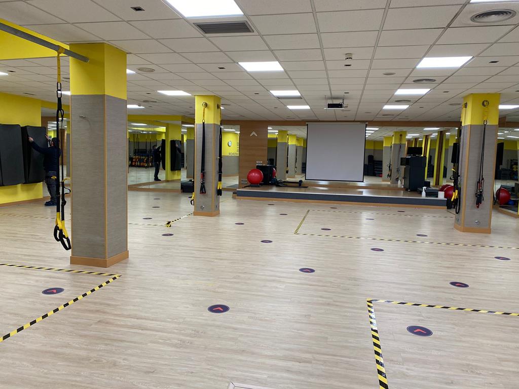 1566m² Commercial property in Madrid, Spain No. 289335