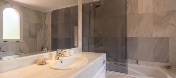 3 Schlafzimmer Penthouse in Marbella, Spain, Nr. 146535 23