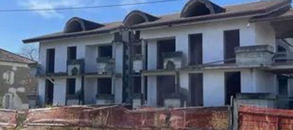 Bâtiment à Inzago, Italy 1720m² No. 90100 5