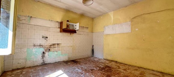 Дом с 4 комнатами в Монтесильвано, Италия № 26105 2