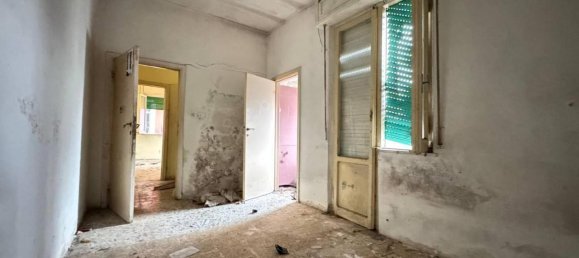 Дом с 4 комнатами в Монтесильвано, Италия № 26105 6