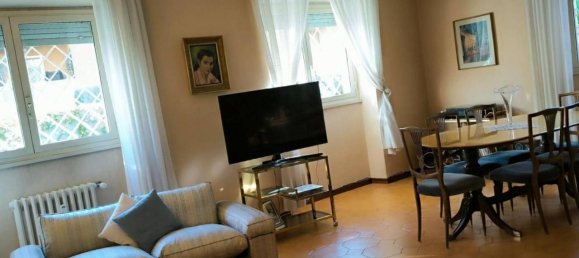 4-salle Appartement à Rome, Italy No. 33690 90