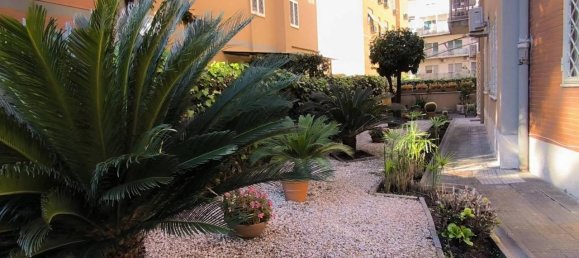 4-salle Appartement à Rome, Italy No. 33690 86