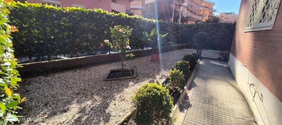 4-salle Appartement à Rome, Italy No. 33690 66