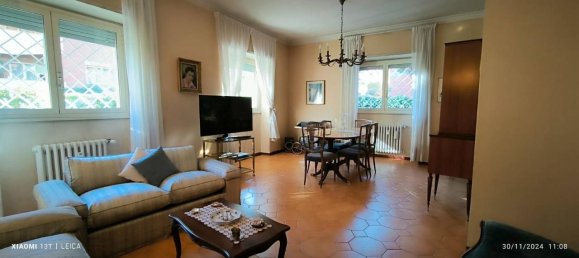 4-salle Appartement à Rome, Italy No. 33690 81