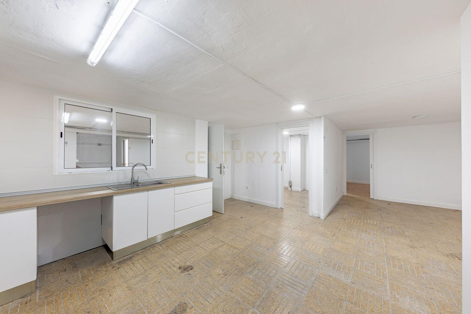 452m² Commercial property in Sant Andreu, Spain No. 193817