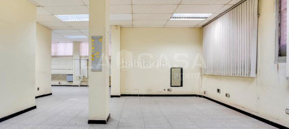 Propriété commerciale à Cornella De Llobregat, Spain 551m² No. 187609 21