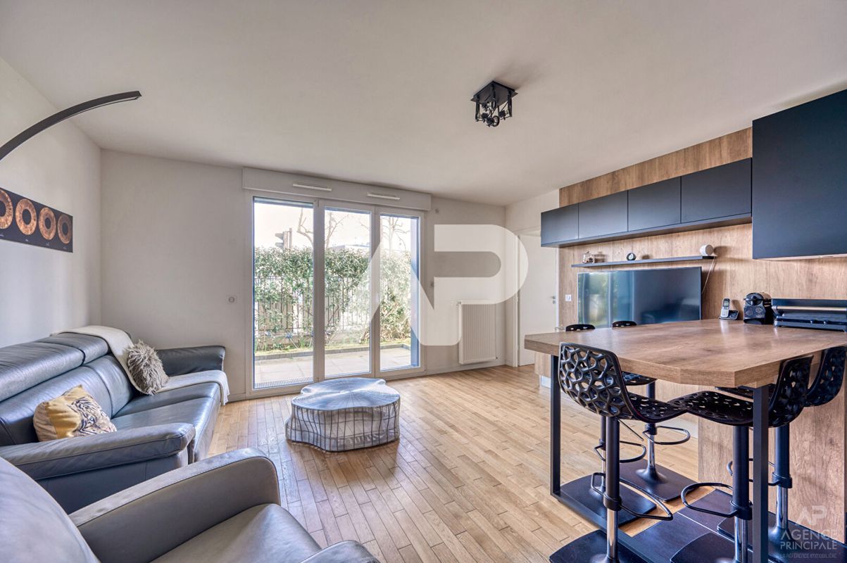 2 bedrooms Apartment in Rueil-Malmaison, France No. 133448