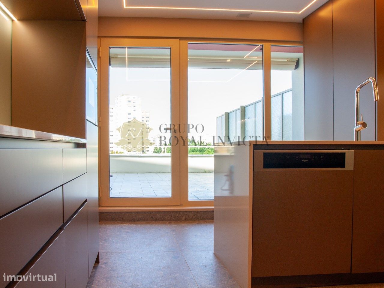 4 bedrooms Duplex in Porto, Portugal No. 117602