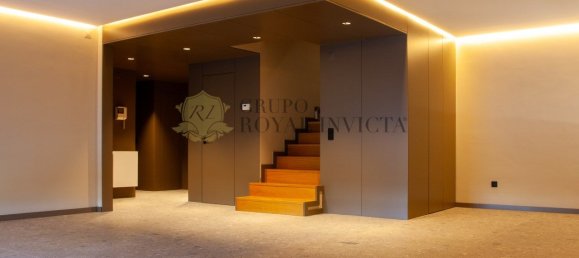 4 bedrooms Duplex in Porto, Portugal No. 117602 2