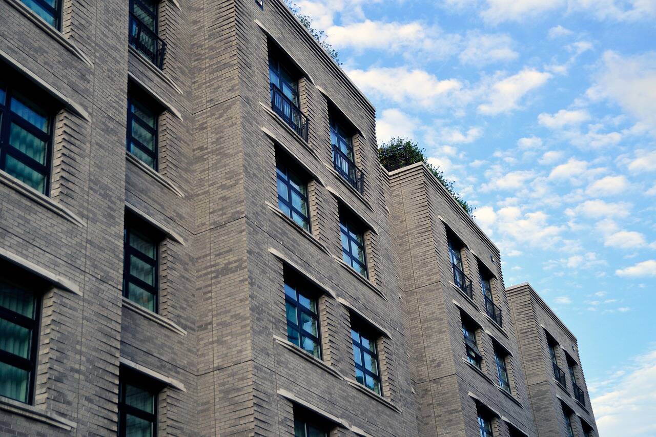 885m² Building in Duisburg, Germany No. 280961