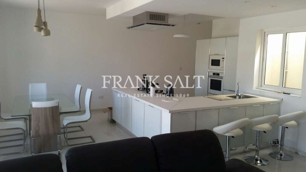 3 bedrooms Penthouse in Sliema, Malta No. 8970