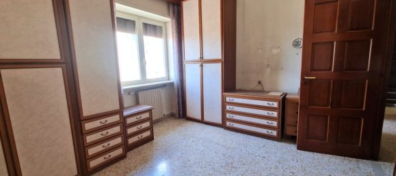 3 Schlafzimmer Wohnung in Naples, Italy, Nr. 351656 7