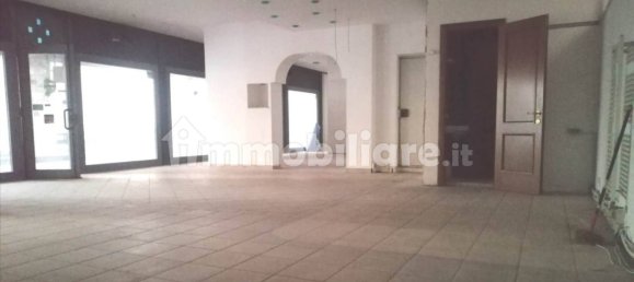 2 rooms Commercial property in Terni, Italy No. 284597 3