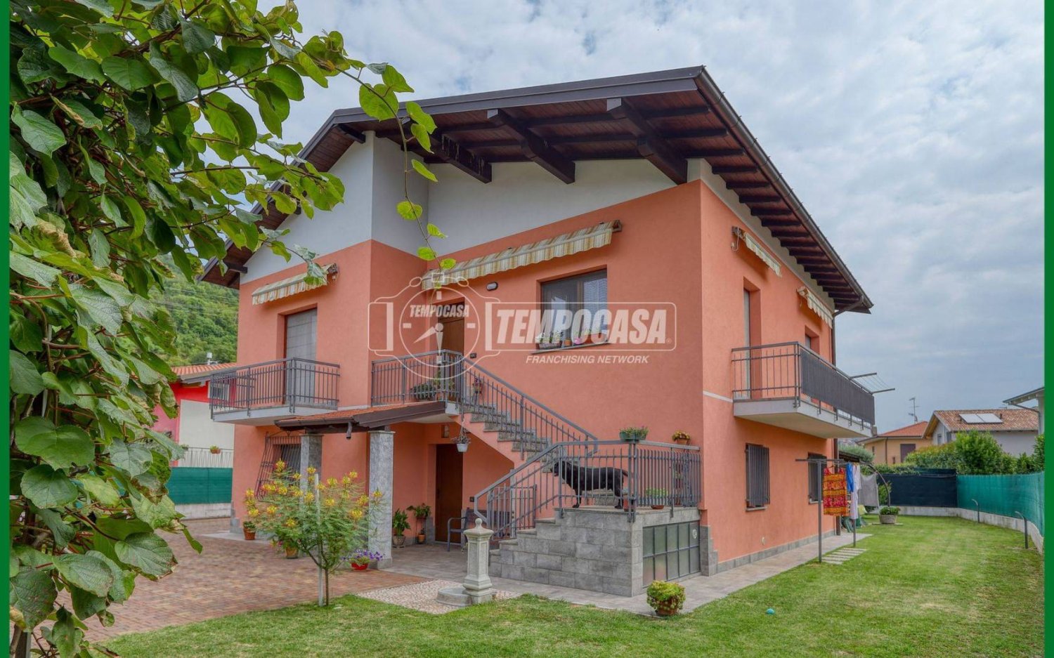 Villa de 2 dormitorios en Arcisate, Italy No. 392714