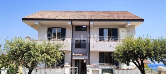 6 bedrooms Apartment in Mandatoriccio, Italy No. 221032 3