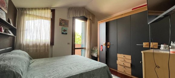 3 rooms Duplex in Resana, Italy No. 66252 6