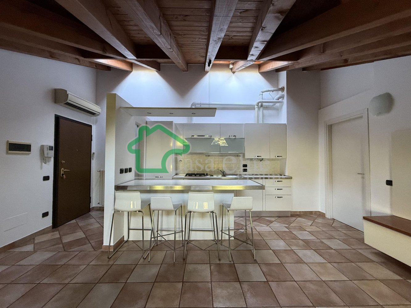 2غرفة شقة في Lodi, Italy رقم 291012