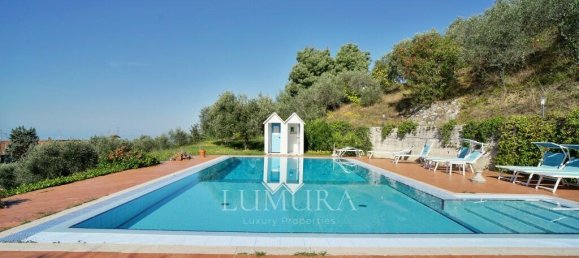 6 bedrooms Villa in Massarosa, Italy No. 235039 14
