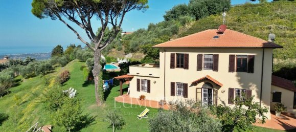 6 bedrooms Villa in Massarosa, Italy No. 235039 7