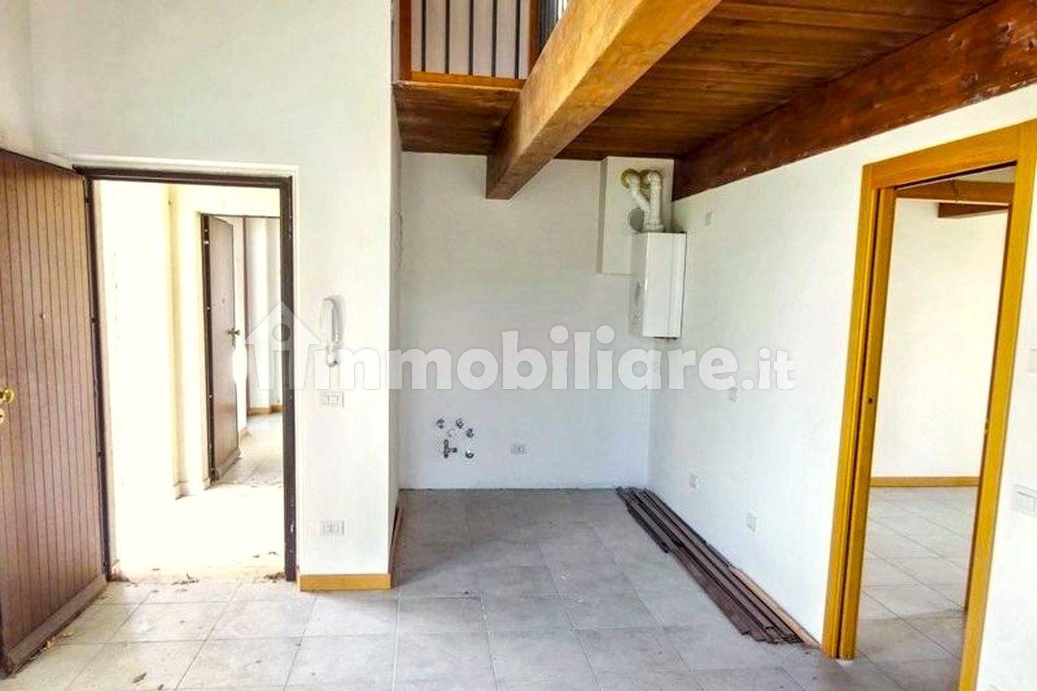 2 غرف نوم منزل ذو طابقين في Monte Roberto, Italy رقم 279270