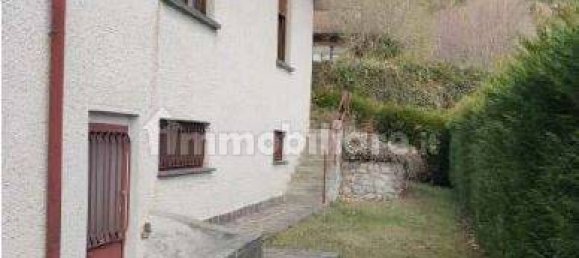 2 bedrooms Villa in Proserpio, Italy No. 3941 9