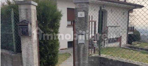 2 bedrooms Villa in Proserpio, Italy No. 3941 3