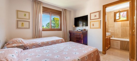 Apartamento de 3 dormitorios en Marbella, Spain No. 148006 11