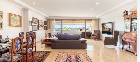 Apartamento de 3 dormitorios en Marbella, Spain No. 148006 2