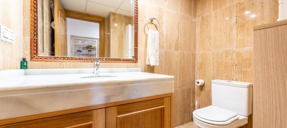 Apartamento de 3 dormitorios en Marbella, Spain No. 148006 15