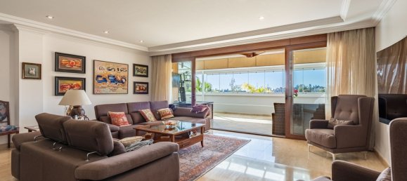 Apartamento de 3 dormitorios en Marbella, Spain No. 148006 22