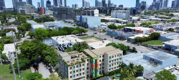 terreno en venta en Miami, Miami-Dade, Florida, USA № 614682 2