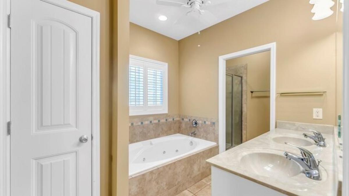 4 bedrooms House in Hamilton, USA No. 387595