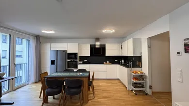 Квартира с 2 спальнями в Пенцинг, Австрия № 250884