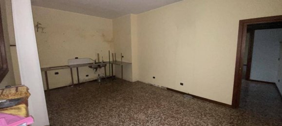 4 rooms Office in Monza, Italy No. 154983 8