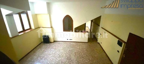 4 rooms Office in Monza, Italy No. 154983 2