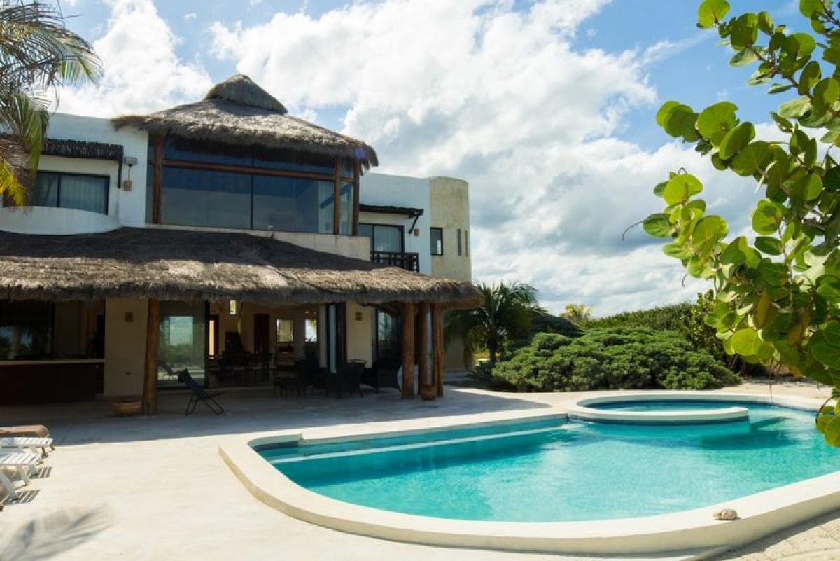 5 bedrooms House in Telchac Puerto, Mexico No. 165038