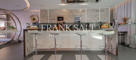 3 bedrooms Apartment in Ta' Xbiex, Malta No. 2596 4