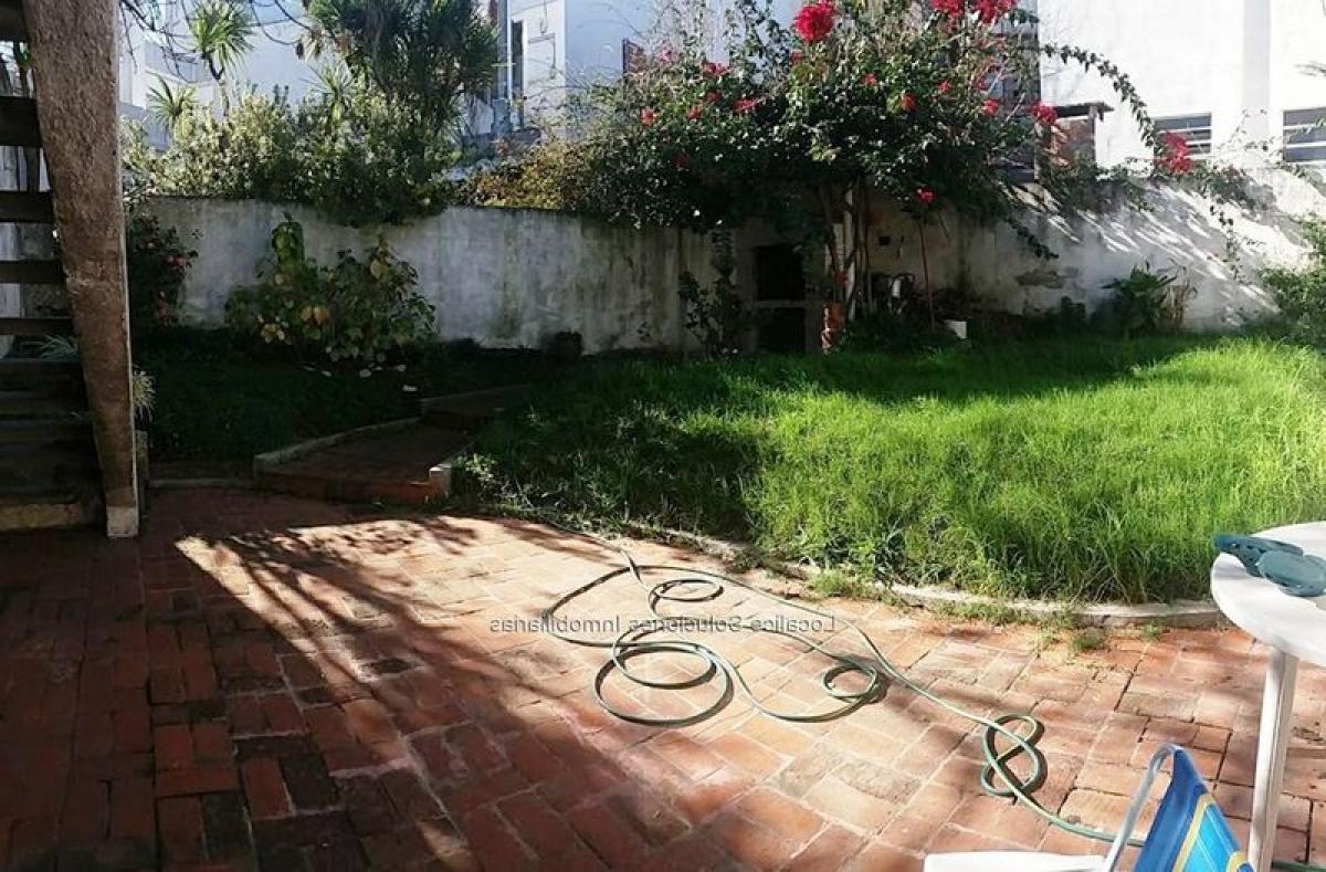 3 bedrooms House in Montevideo, Uruguay No. 5560