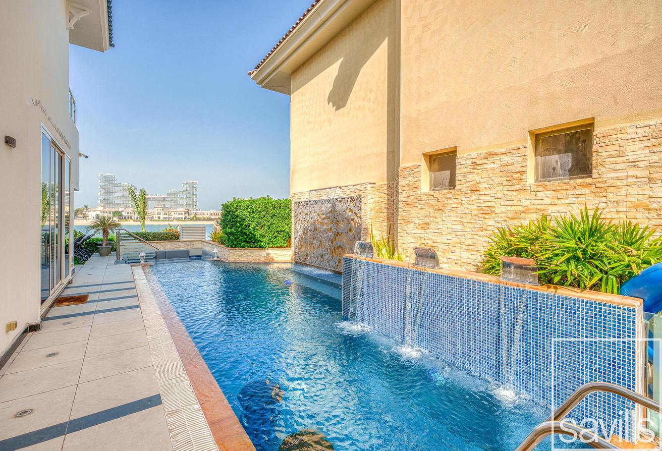 5 bedrooms Villa in Palm Jumeirah, UAE No. 112125