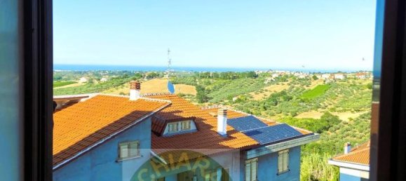 6 rooms House in Monteodorisio, Italy No. 120425 32