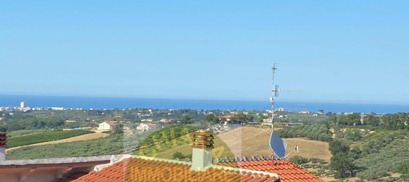 6 rooms House in Monteodorisio, Italy No. 120425 19