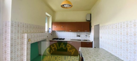 6 rooms House in Monteodorisio, Italy No. 120425 7