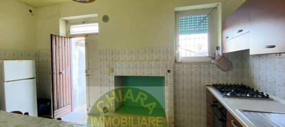 6 rooms House in Monteodorisio, Italy No. 120425 6