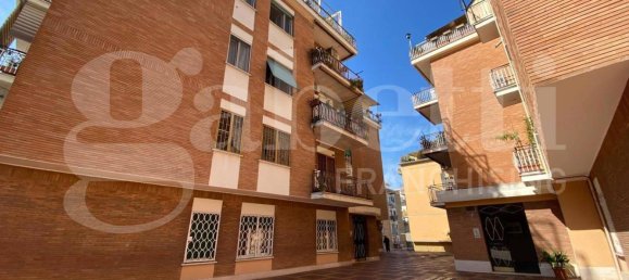 2 bedrooms Apartment in Rome, Italy No. 349089 2