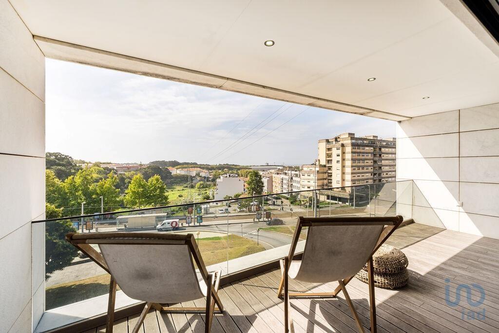 Apartamento de 3 dormitorios en Matosinhos, Portugal No. 335794