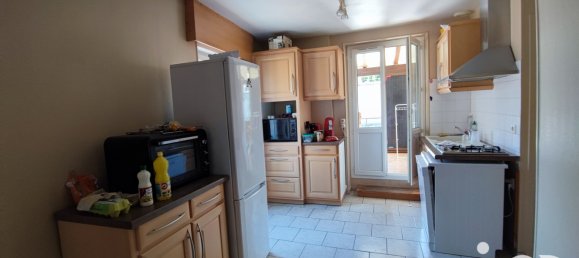 275m² Commercial property in Gien, France No. 257995 3